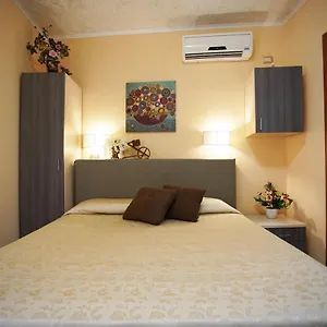 Golden Dreams Bed and breakfast